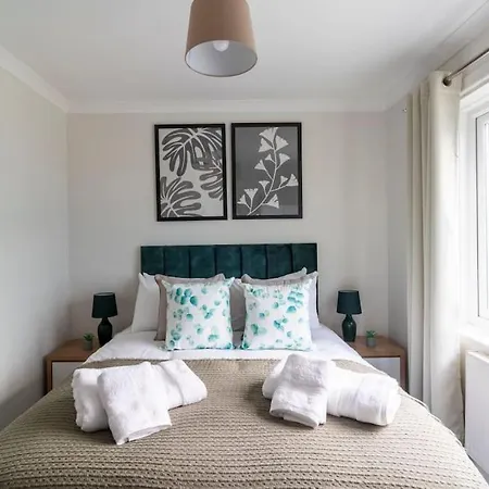 Spacious Sea View 2 Bedroom Sleeps 6-Free Parking Bournemouth Exterior photo