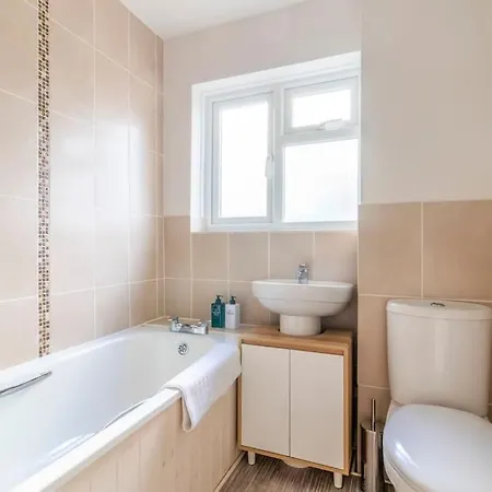 Spacious Sea View 2 Bedroom Sleeps 6-Free Parking Bournemouth Exterior photo