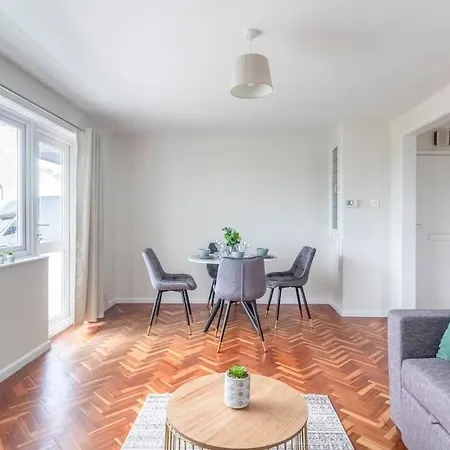 Spacious Sea View 2 Bedroom Sleeps 6-Free Parking Bournemouth Exterior photo