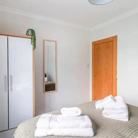 Spacious Sea View 2 Bedroom Sleeps 6-Free Parking Bournemouth Exterior photo