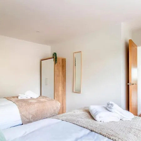 Spacious Sea View 2 Bedroom Sleeps 6-Free Parking Bournemouth Exterior photo
